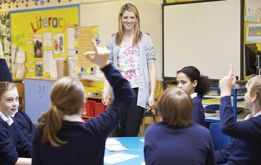 Teacher teaching school online