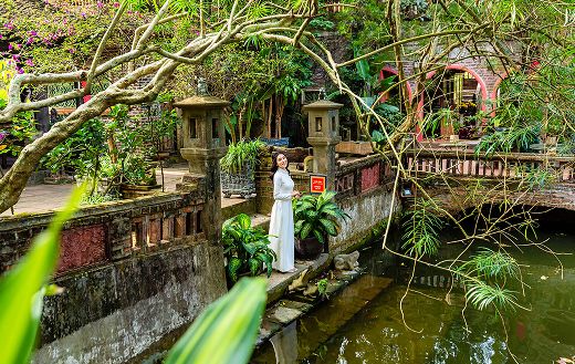 Ao Dai park garden