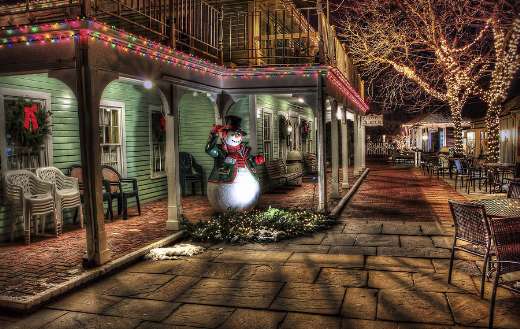 Urban town snowman
