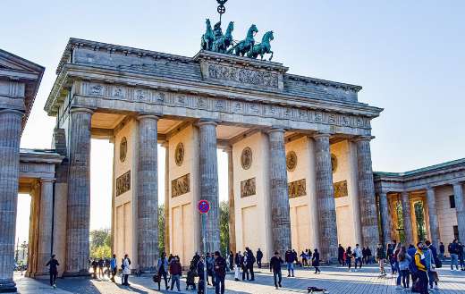 Brand front of the Brandenburg gate