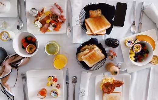 Toasted breads served on bowls