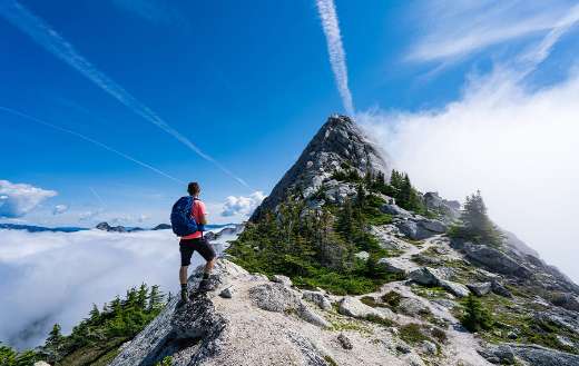 Man mountain hiking online