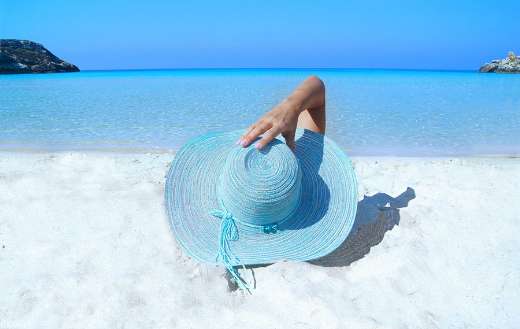 Blue sun hat puzzle