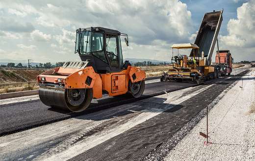 Asphalt paving machine