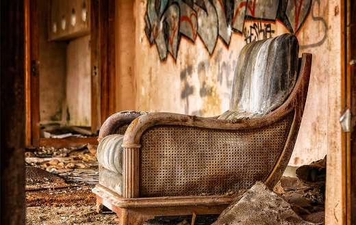Decay old seat online
