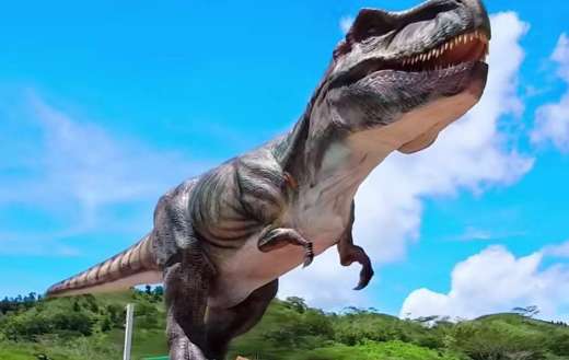 Mr T rex statue
